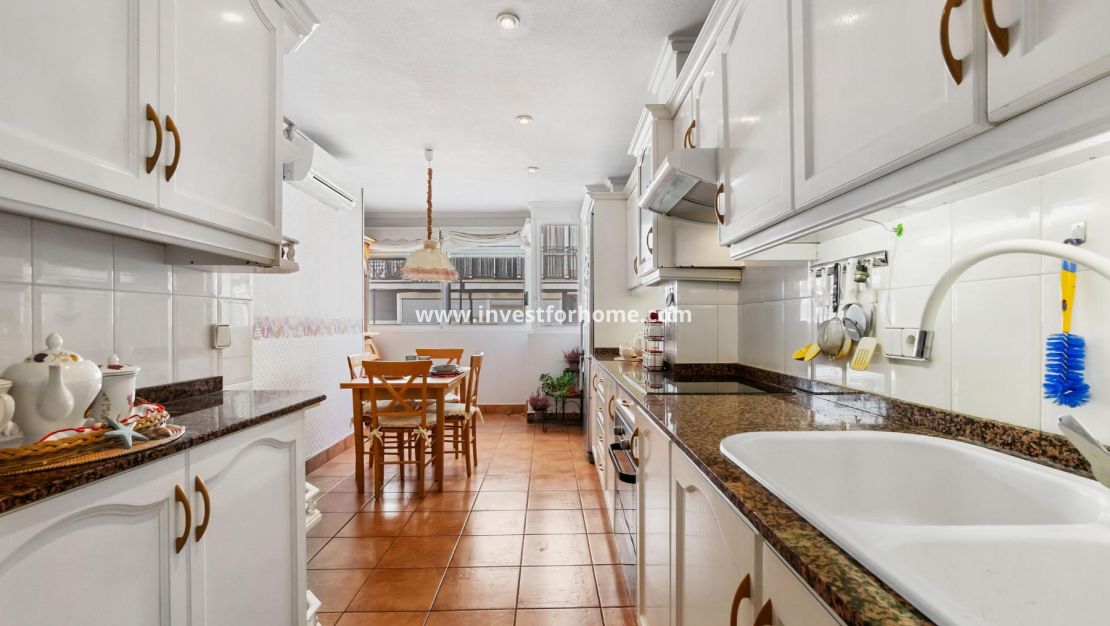 Sale - Apartment - Torrevieja - Piscinas naturales