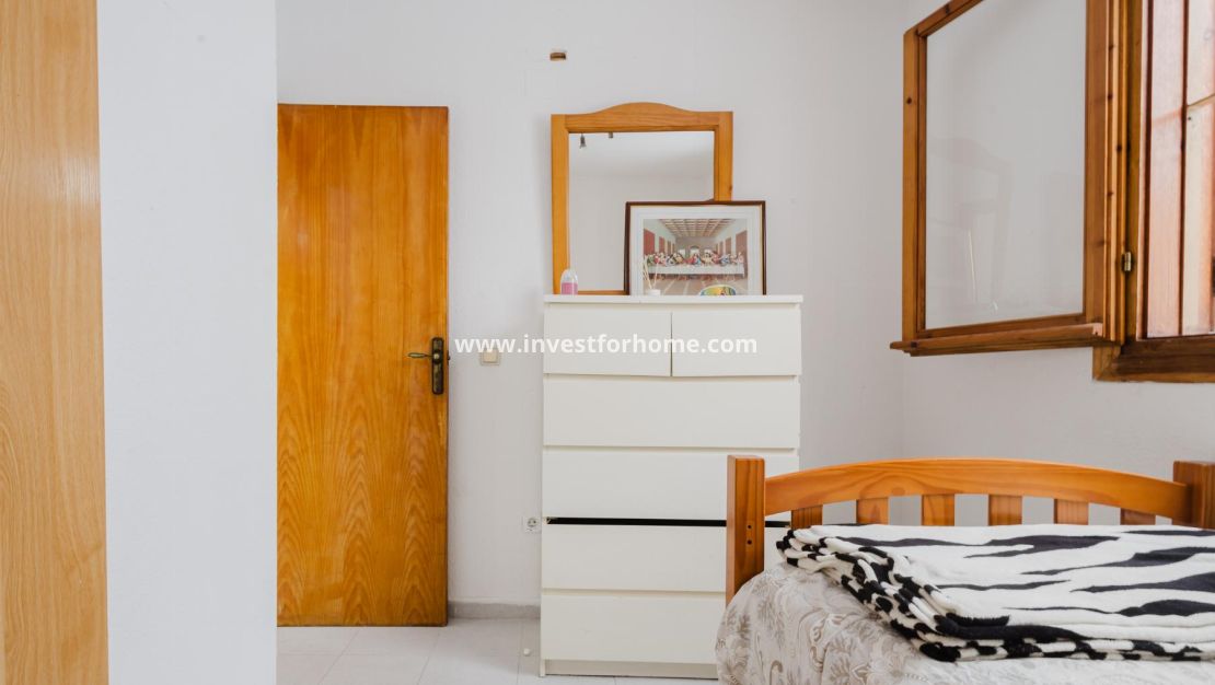 Sale - Apartment - Torrevieja - Playa de La Acequion