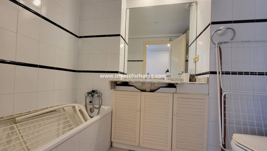 Sale - Apartment - Torrevieja - Playa De La Mata