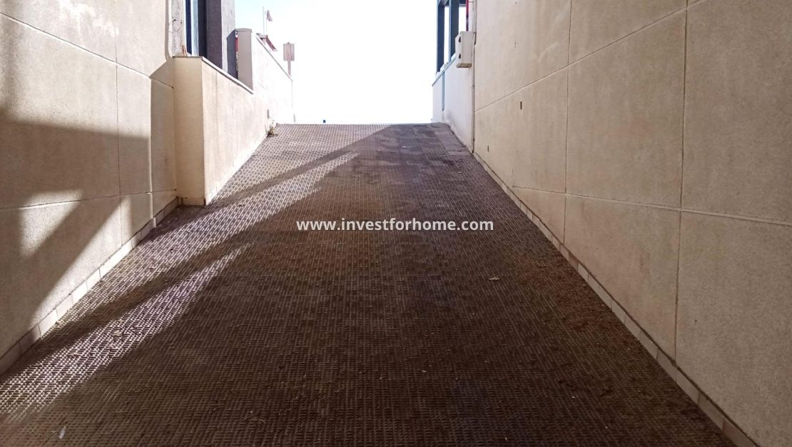 Sale - Apartment - Torrevieja - Playa De La Mata