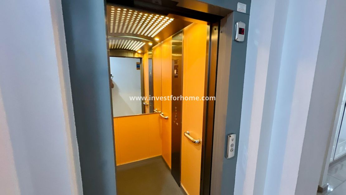 Sale - Apartment - Torrevieja - Playa de los Locos