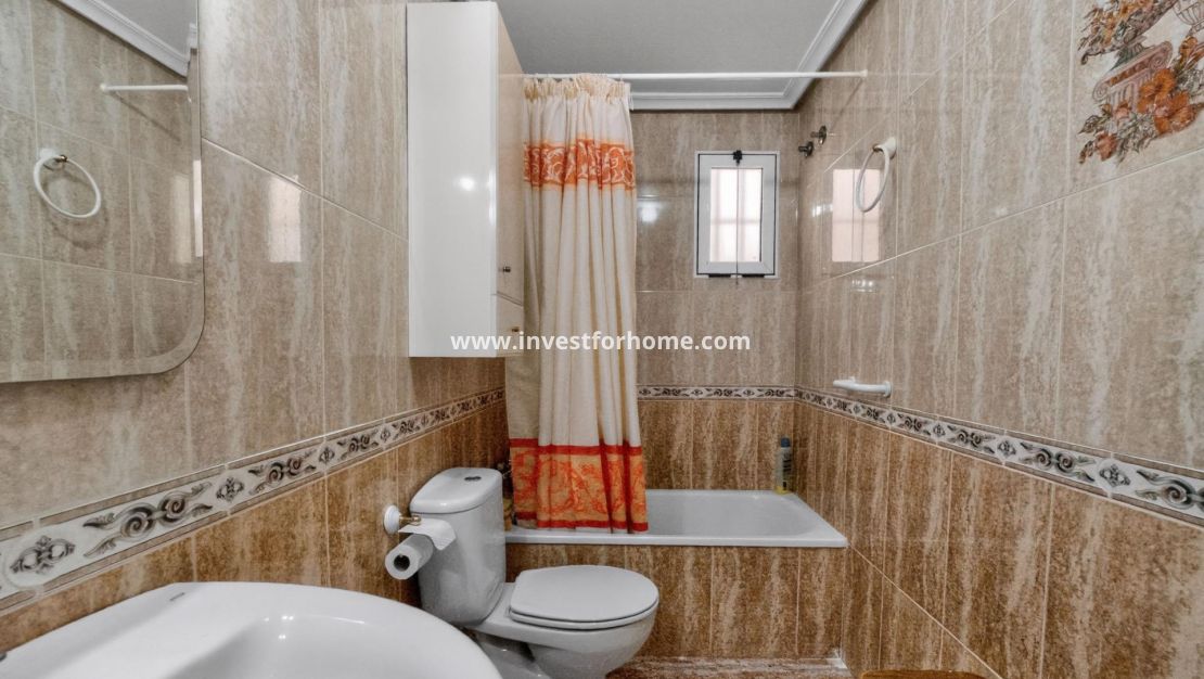 Sale - Apartment - Torrevieja - Playa de los Locos