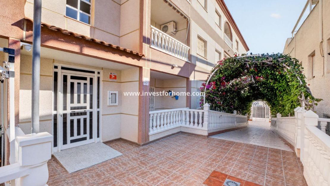 Sale - Apartment - Torrevieja - Playa de los Locos