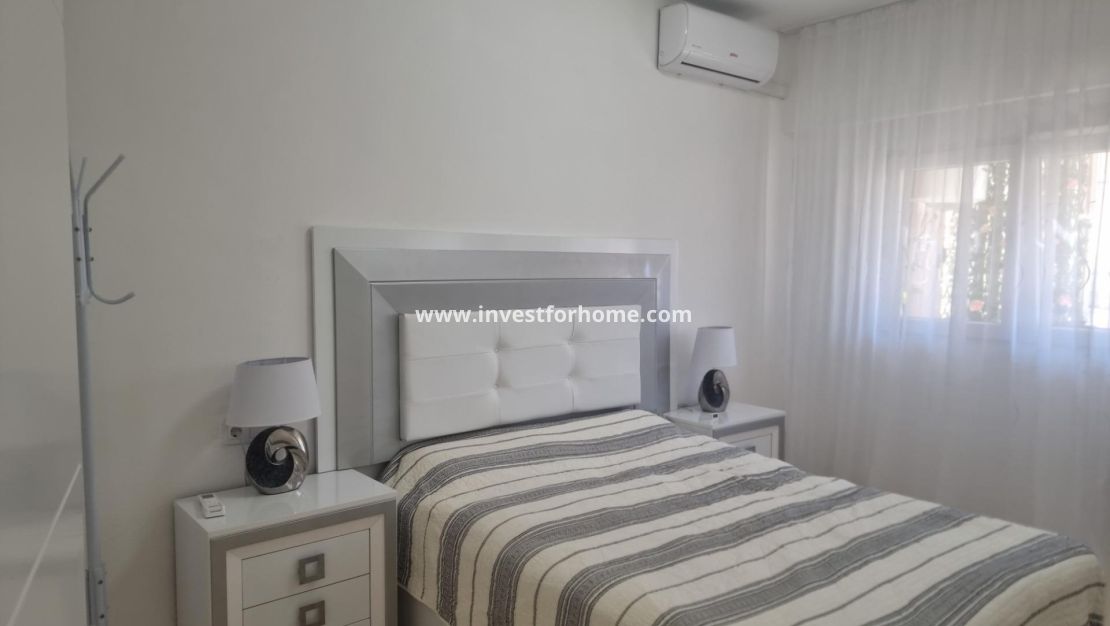 Sale - Apartment - Torrevieja - Playa de los Locos
