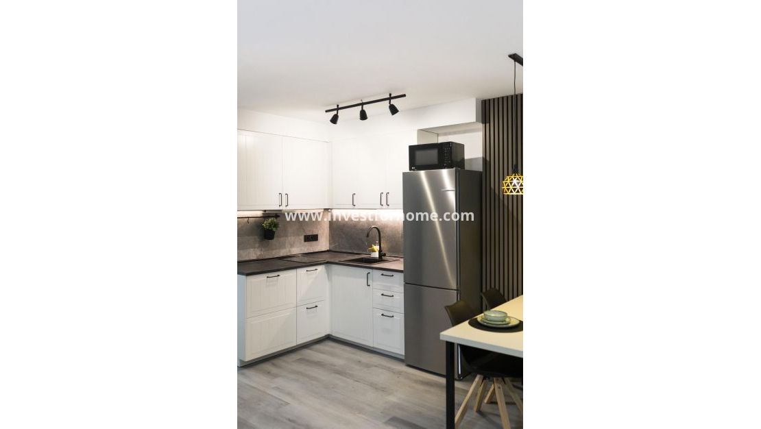 Sale - Apartment - Torrevieja - Playa de los Locos