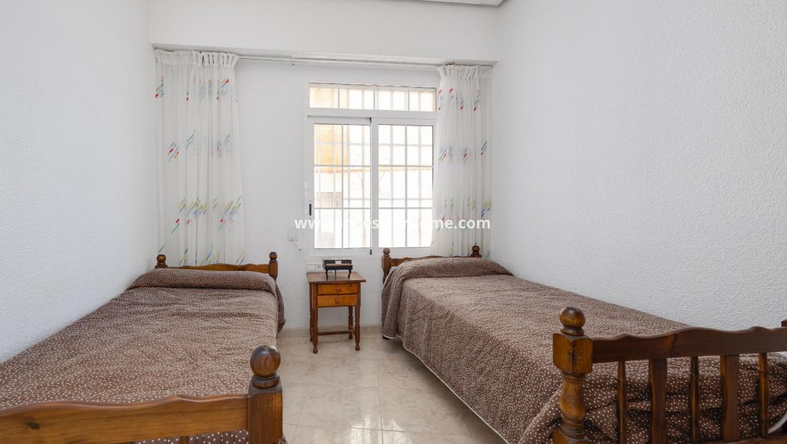 Sale - Apartment - Torrevieja - Playa del Acequión