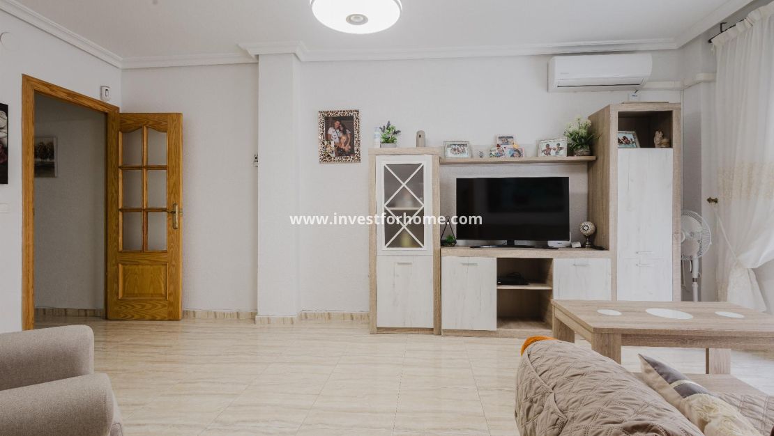 Sale - Apartment - Torrevieja - Playa del Acequión