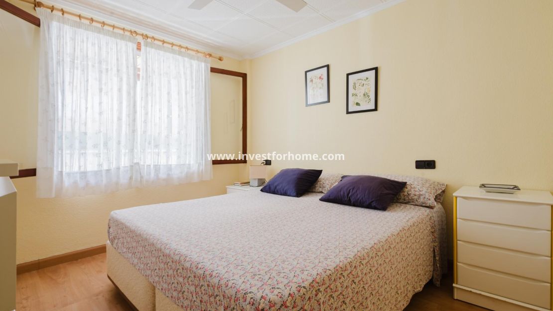 Sale - Apartment - Torrevieja - Playa del Acequión