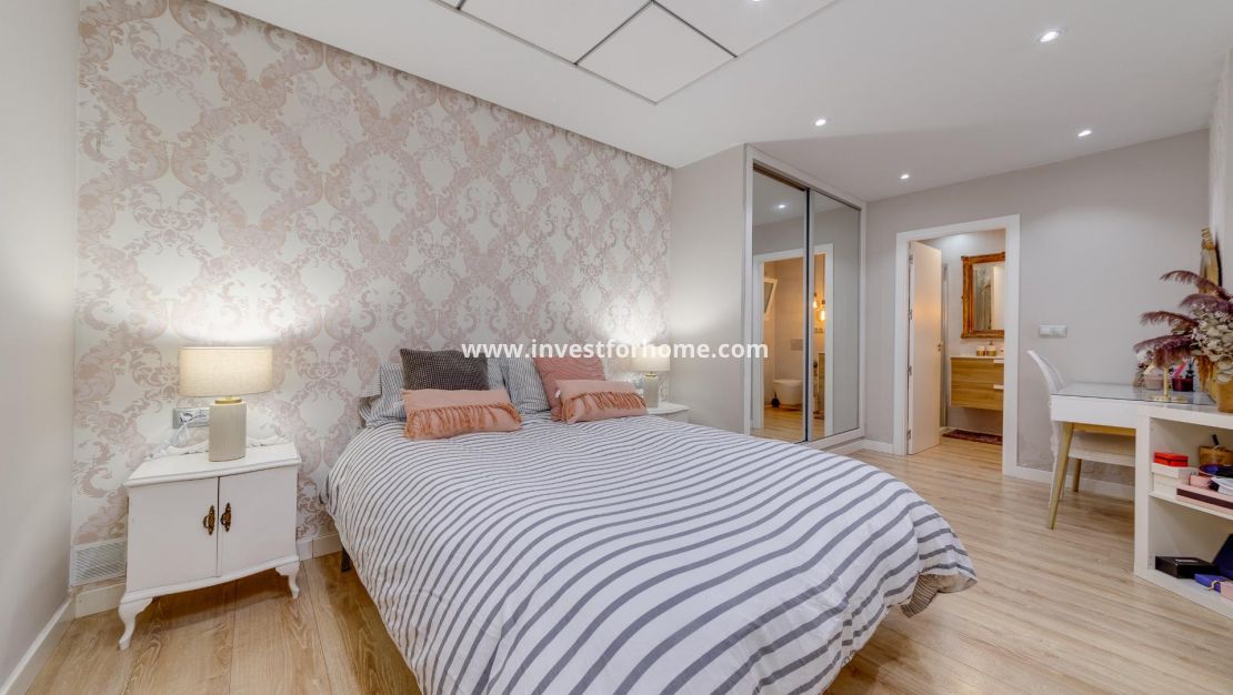 Sale - Apartment - Torrevieja - Playa del Cura