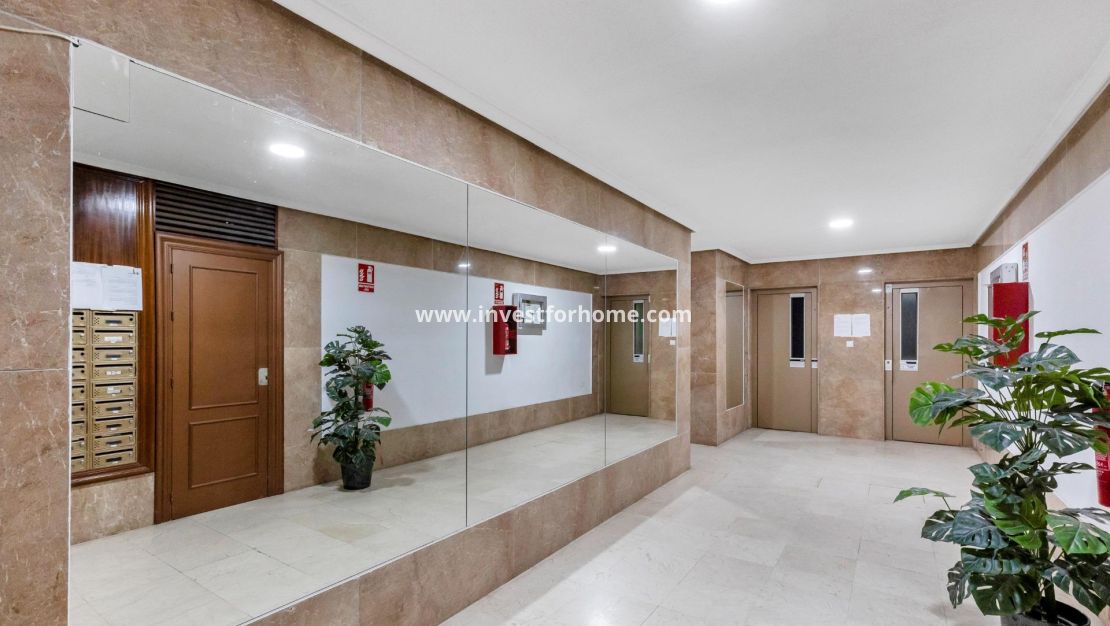 Sale - Apartment - Torrevieja - Playa del Cura