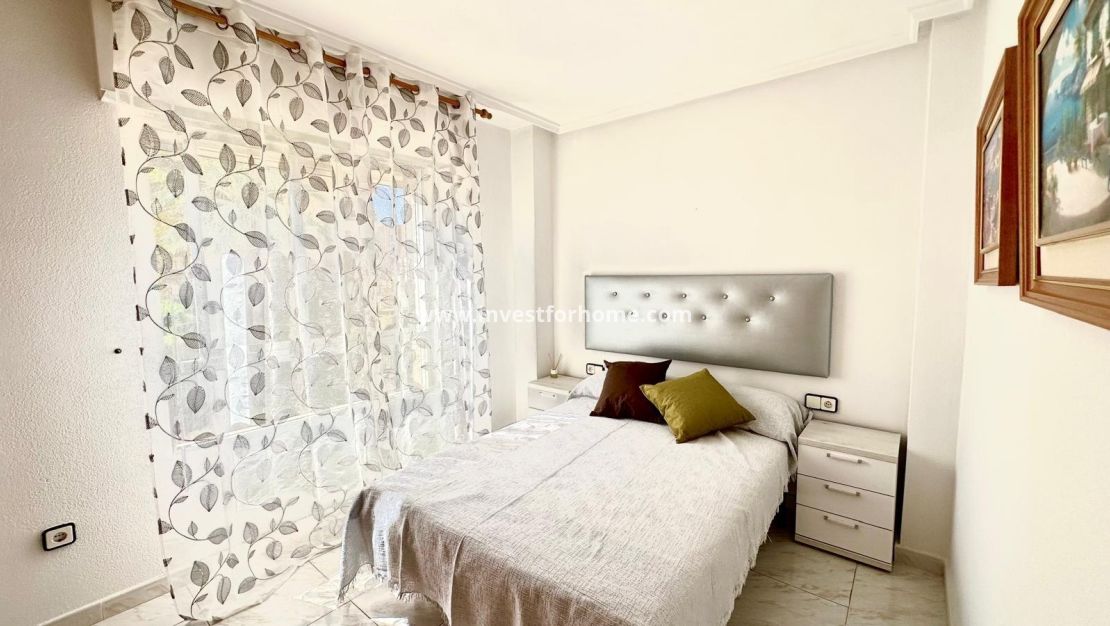 Sale - Apartment - Torrevieja - Playa del Cura