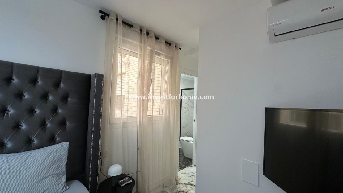 Sale - Apartment - Torrevieja - Playa del Cura