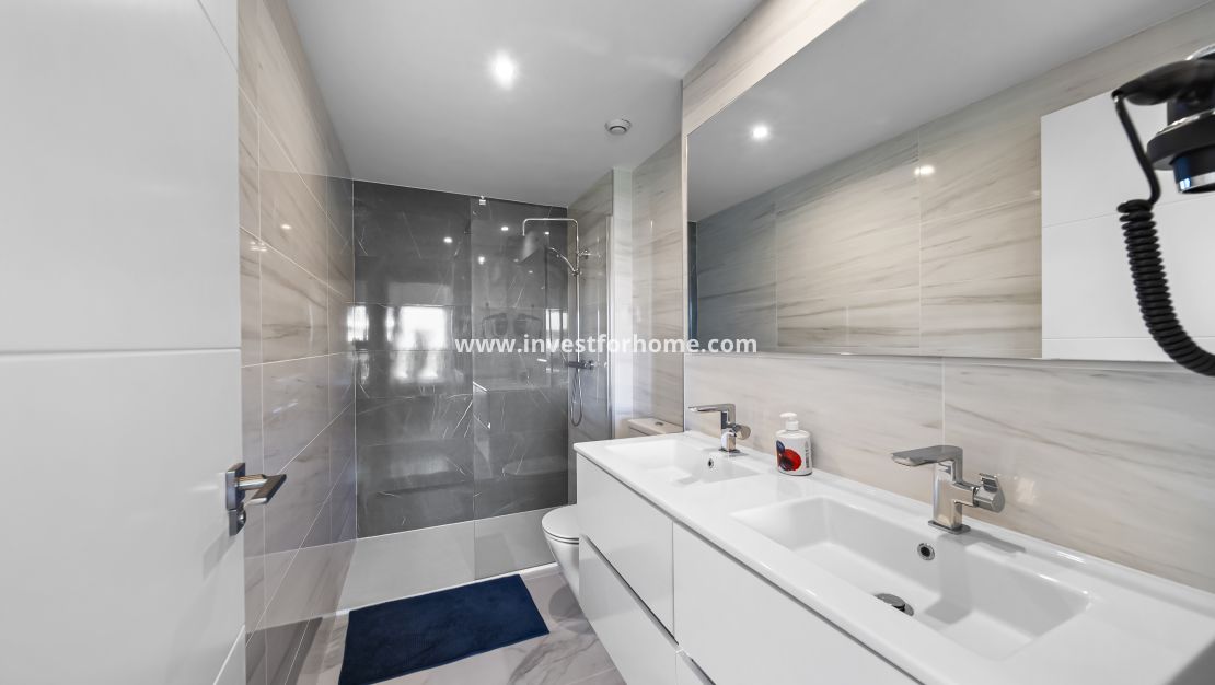 Sale - Apartment - Torrevieja - Punta prima