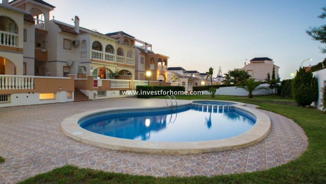 Sale - Apartment - Torrevieja - Torrelamata - La Mata