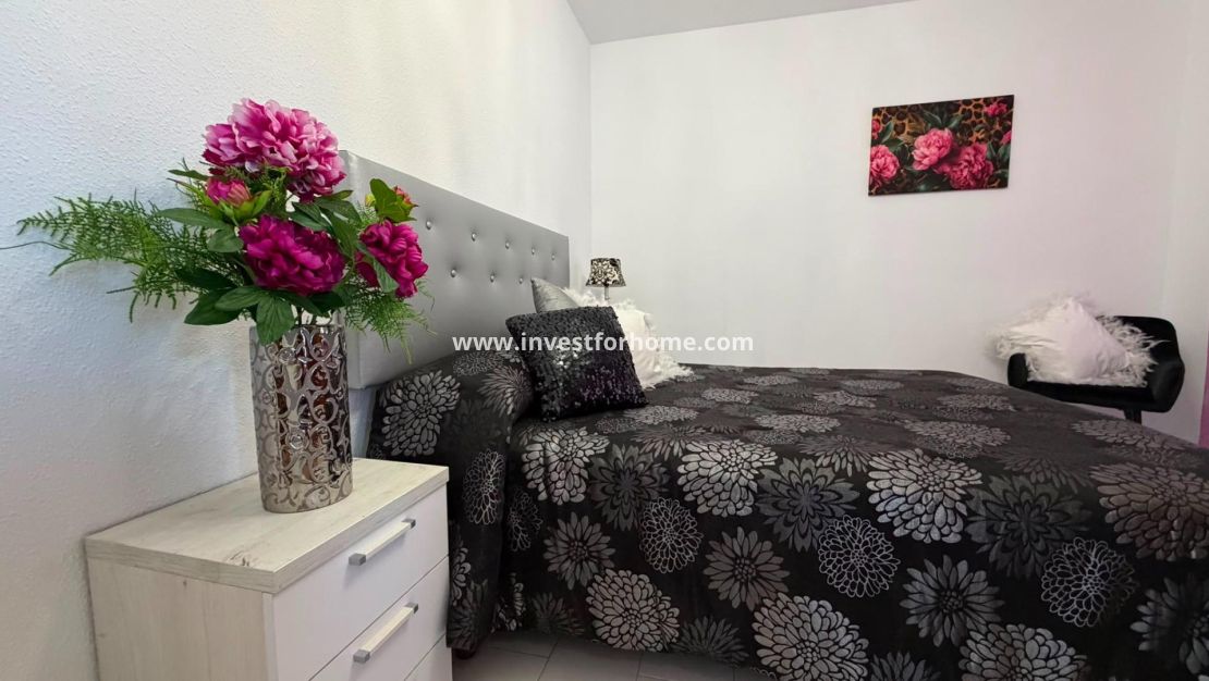 Sale - Apartment - Torrevieja - Torrelamata - La Mata