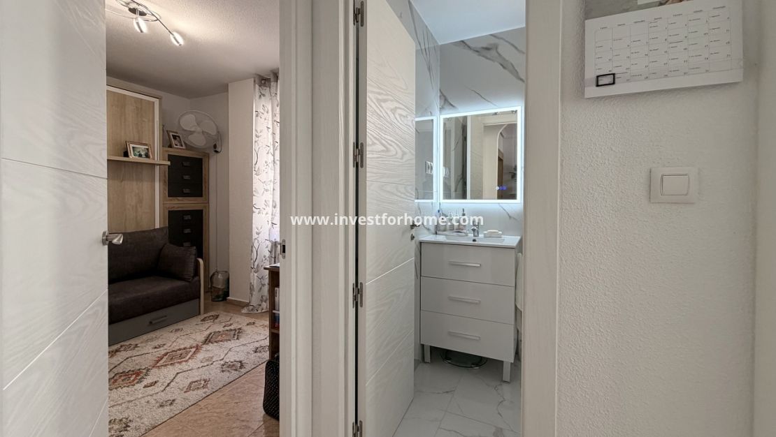 Sale - Apartment - Torrevieja - Urb. Calas Blancas III