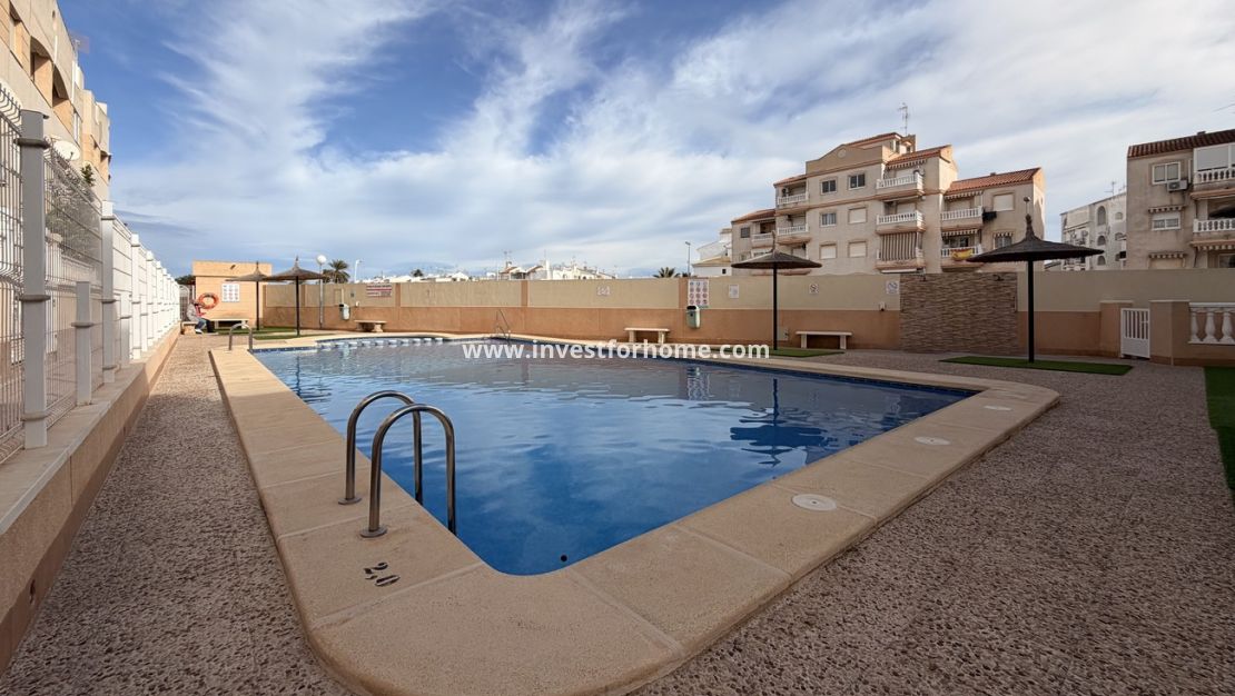 Sale - Apartment - Torrevieja - Urb. Calas Blancas III