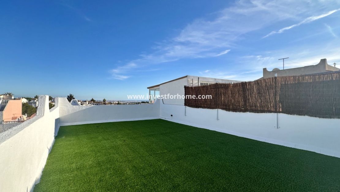 Sale - Bungalow - Orihuela Costa - Costa Blanca