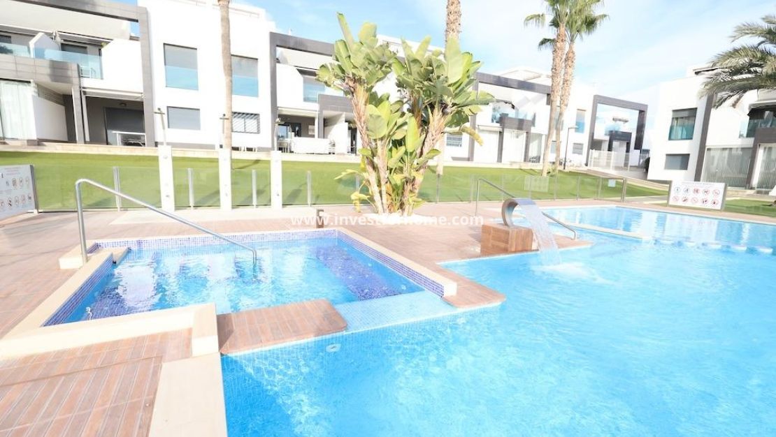 Sale - Bungalow - Orihuela Costa - Costa Blanca