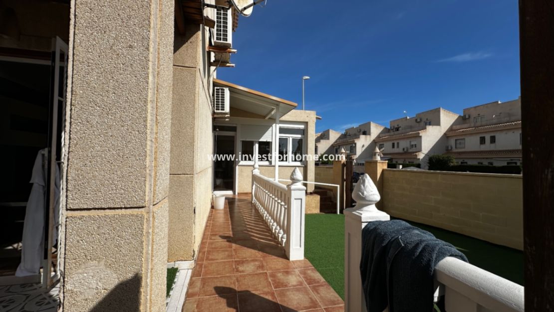 Sale - Bungalow - Orihuela Costa - Inland