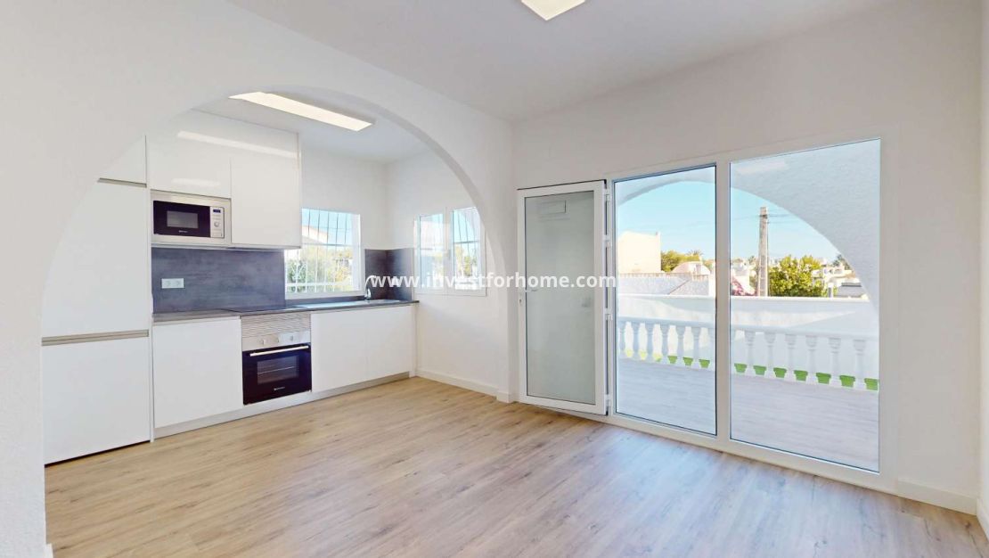 Sale - Bungalow - Orihuela Costa - Inland