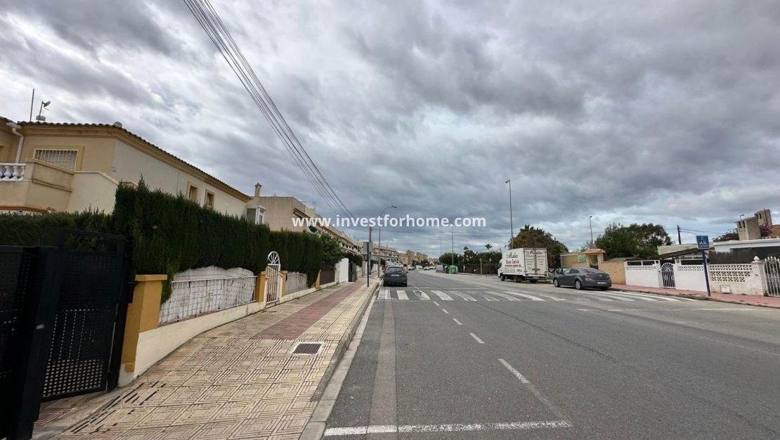 Sale - Bungalow - Orihuela Costa - Los Almendros-la Florida