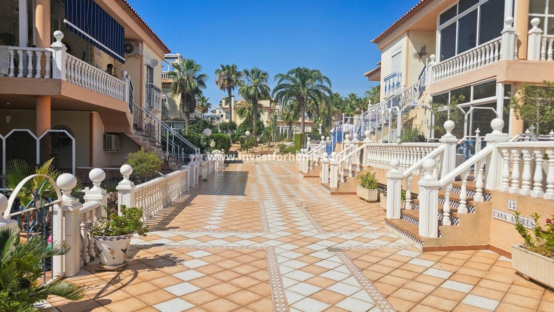 Sale - Bungalow - Orihuela Costa - Los Altos