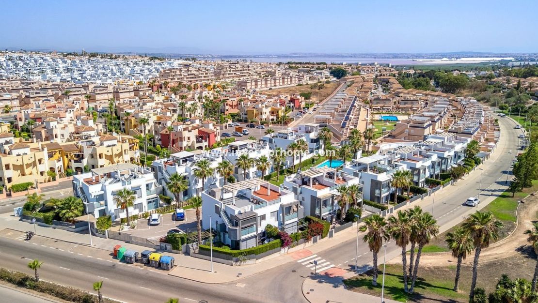 Sale - Bungalow - Orihuela Costa - Punta Prima