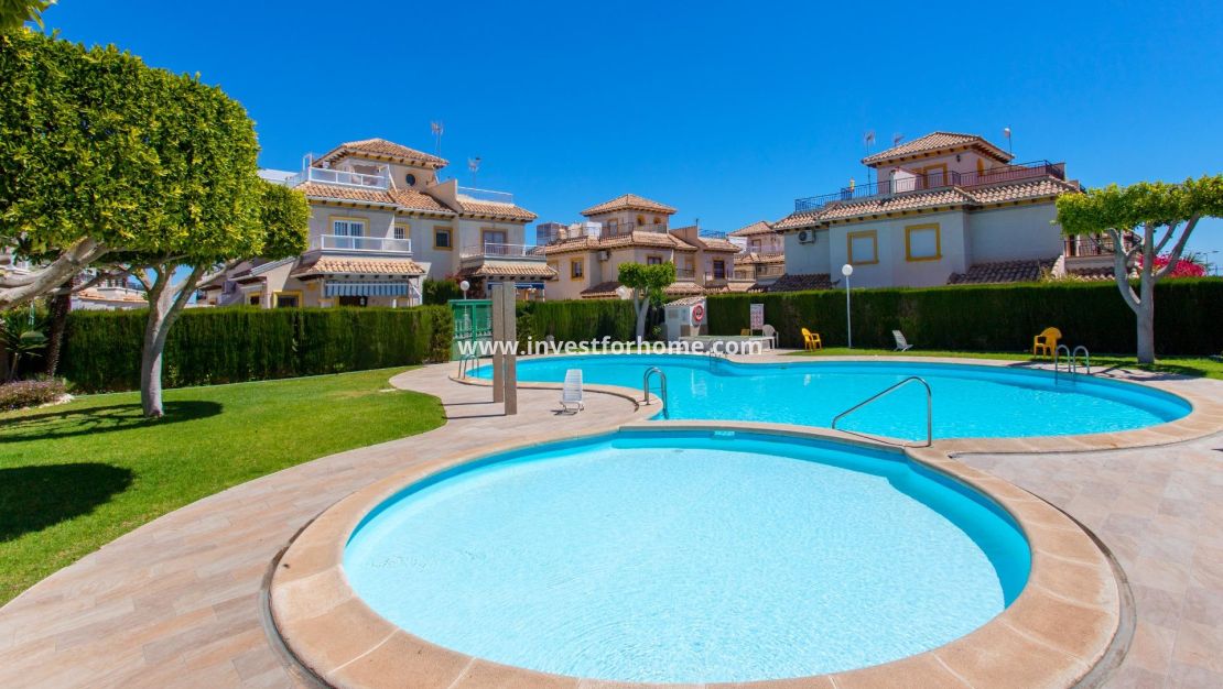 Sale - Bungalow - Orihuela Costa - Punta Prima