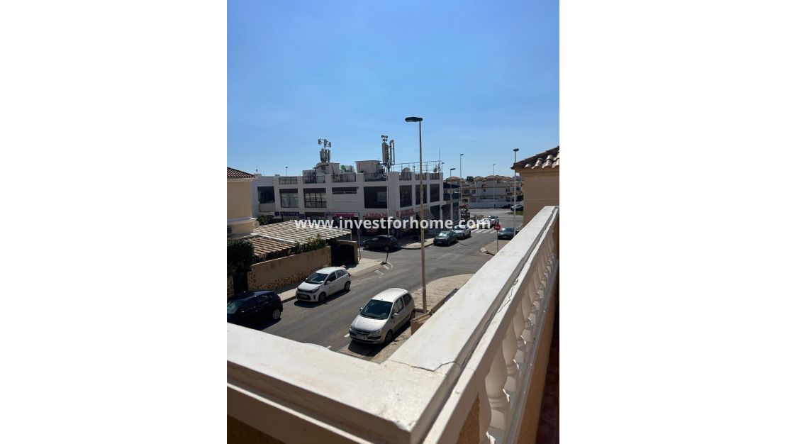 Sale - Bungalow - Torrevieja - aguas nuevas