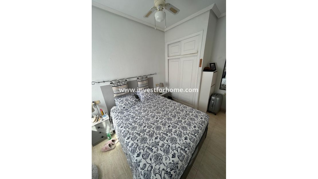 Sale - Bungalow - Torrevieja - aguas nuevas