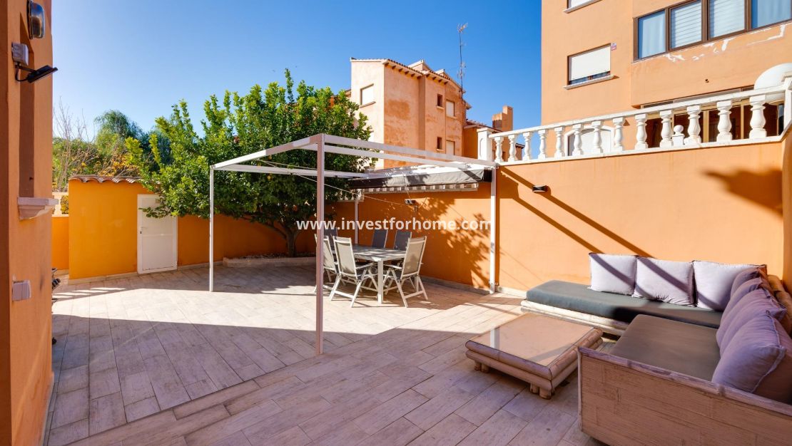 Sale - Bungalow - Torrevieja - aguas nuevas