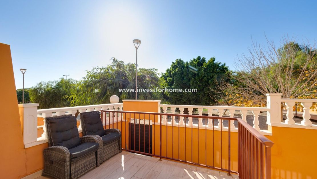Sale - Bungalow - Torrevieja - aguas nuevas
