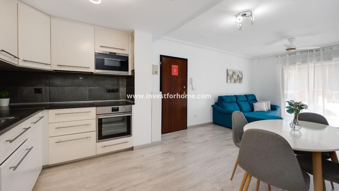 Sale - Bungalow - Torrevieja - aguas nuevas