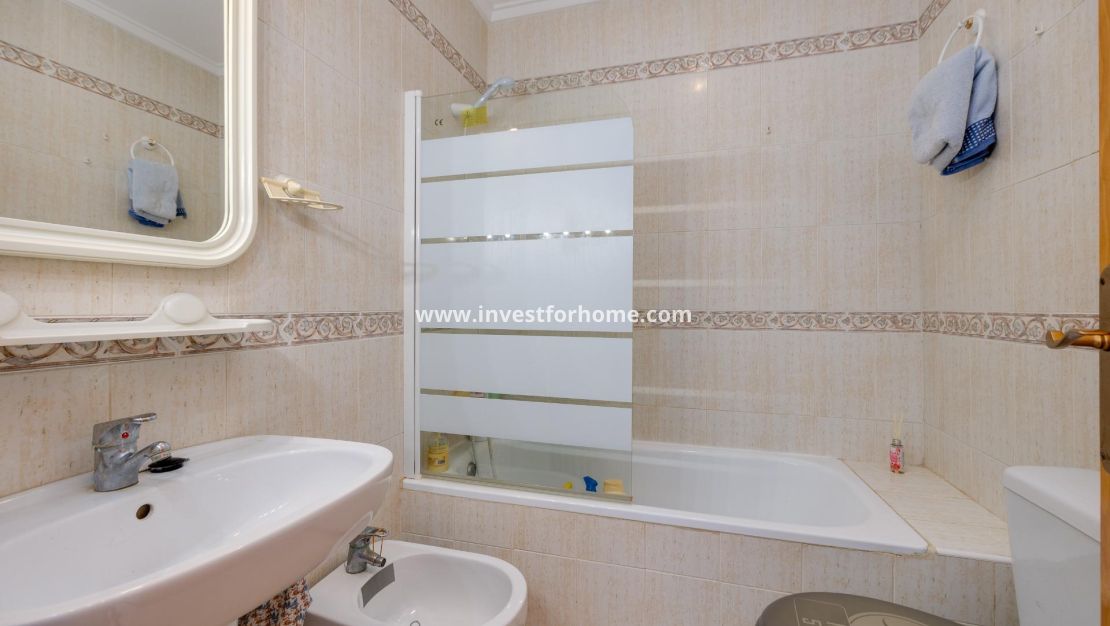 Sale - Bungalow - Torrevieja - aguas nuevas