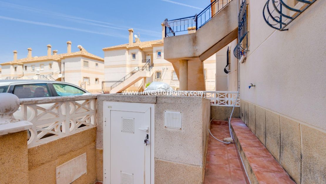 Sale - Bungalow - Torrevieja - aguas nuevas