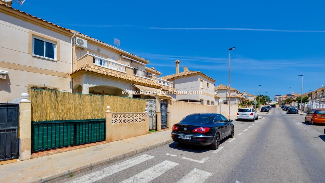 Sale - Bungalow - Torrevieja - aguas nuevas
