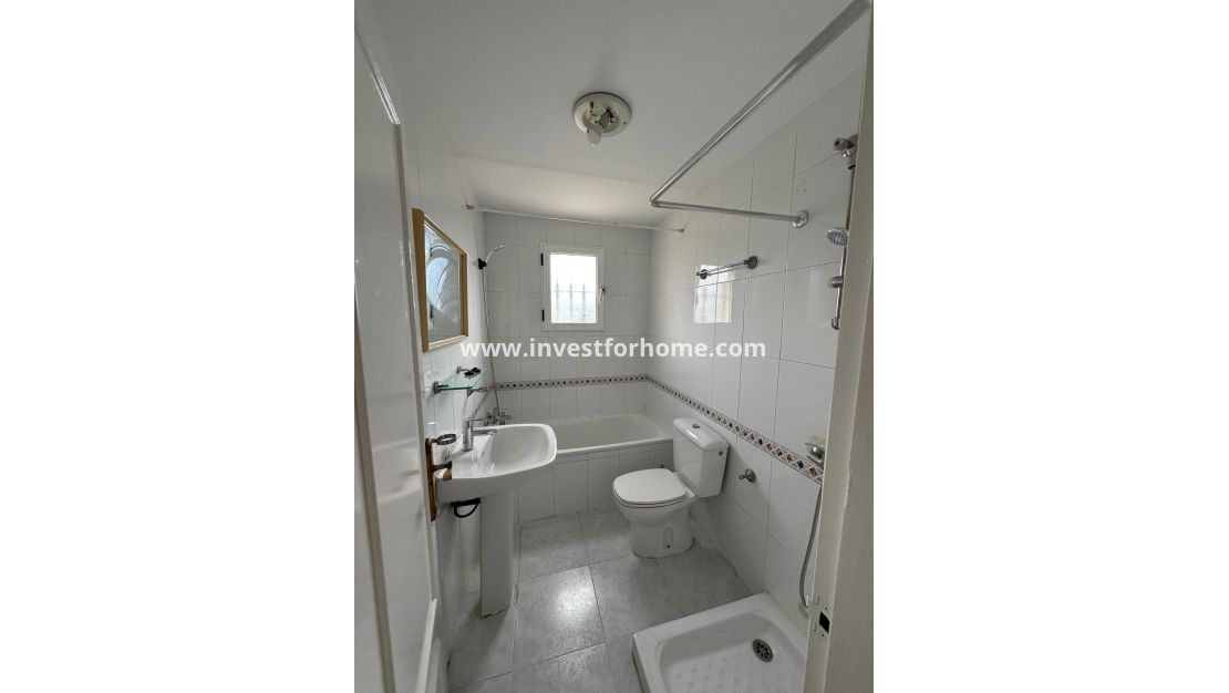 Sale - Bungalow - Torrevieja - Centro