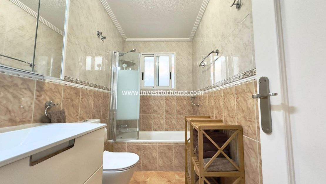 Sale - Bungalow - Torrevieja - Centro