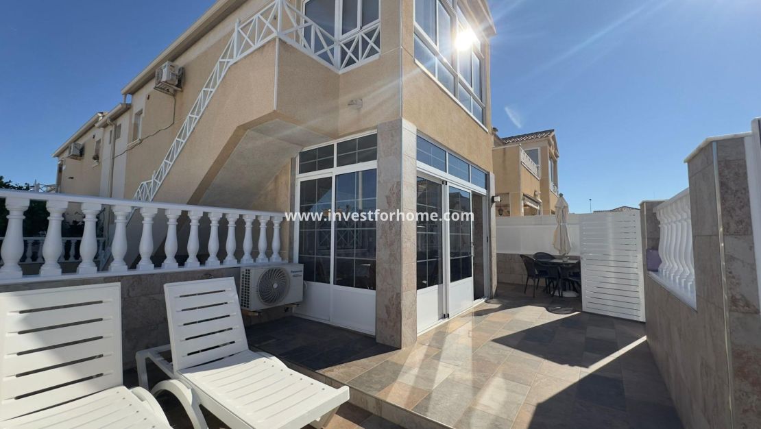 Sale - Bungalow - Torrevieja - Centro