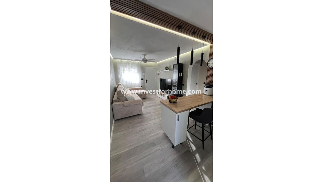 Sale - Bungalow - Torrevieja - Costa Blanca