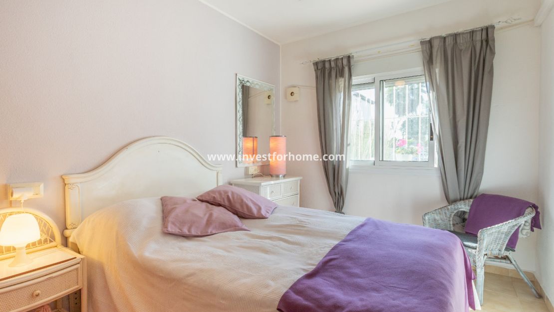 Sale - Bungalow - Torrevieja - Costa Blanca