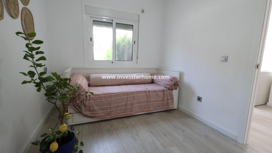 Sale - Bungalow - Torrevieja - Costa Blanca