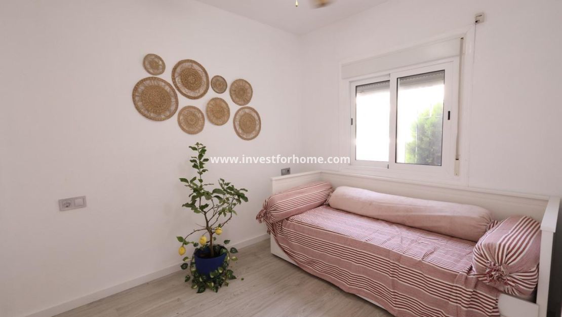 Sale - Bungalow - Torrevieja - Costa Blanca