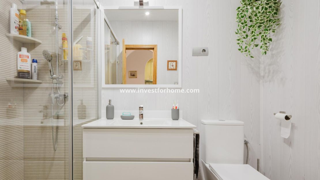 Sale - Bungalow - Torrevieja - El Acequión - Los Náufragos