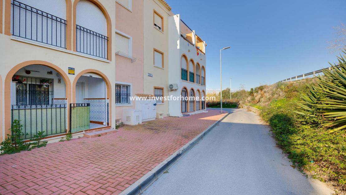 Sale - Bungalow - Torrevieja - El Acequión - Los Náufragos