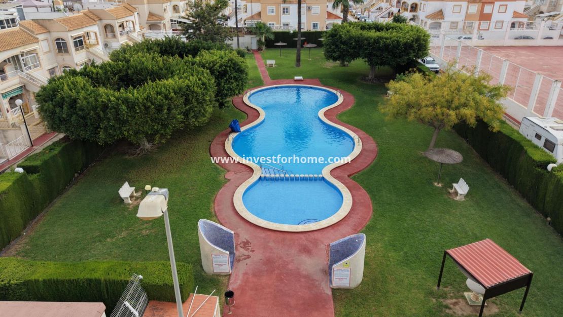 Sale - Bungalow - Torrevieja - El Limonar