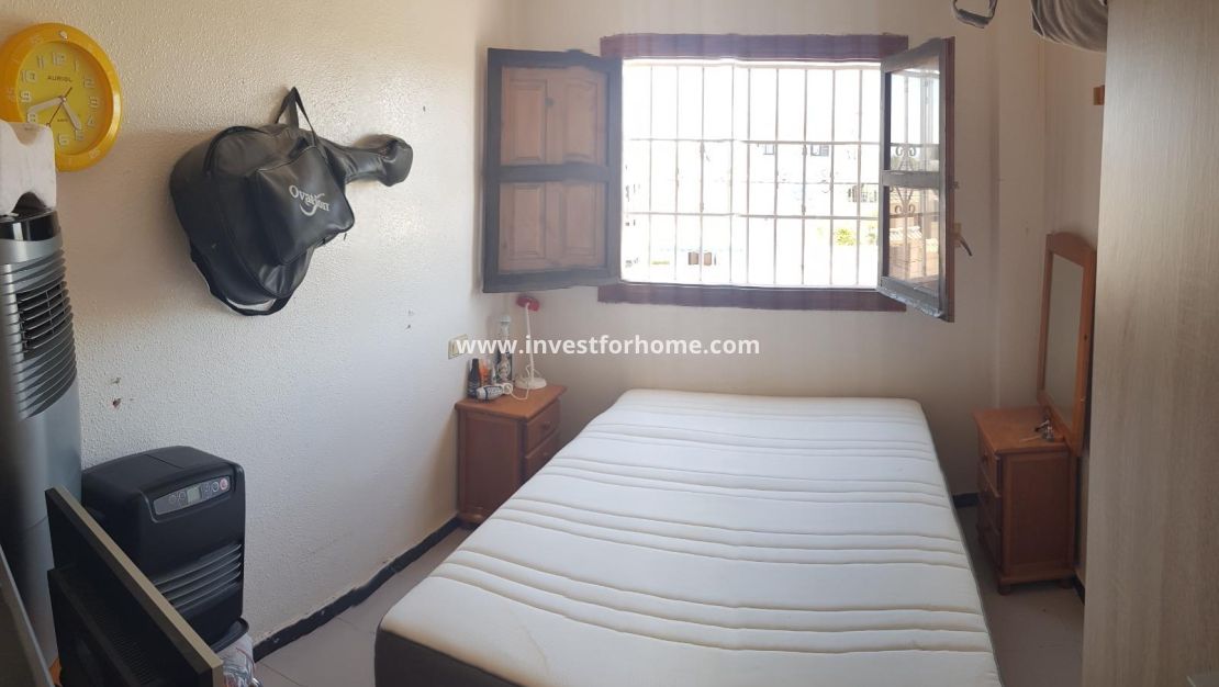 Sale - Bungalow - Torrevieja - La Siesta-El Chaparral