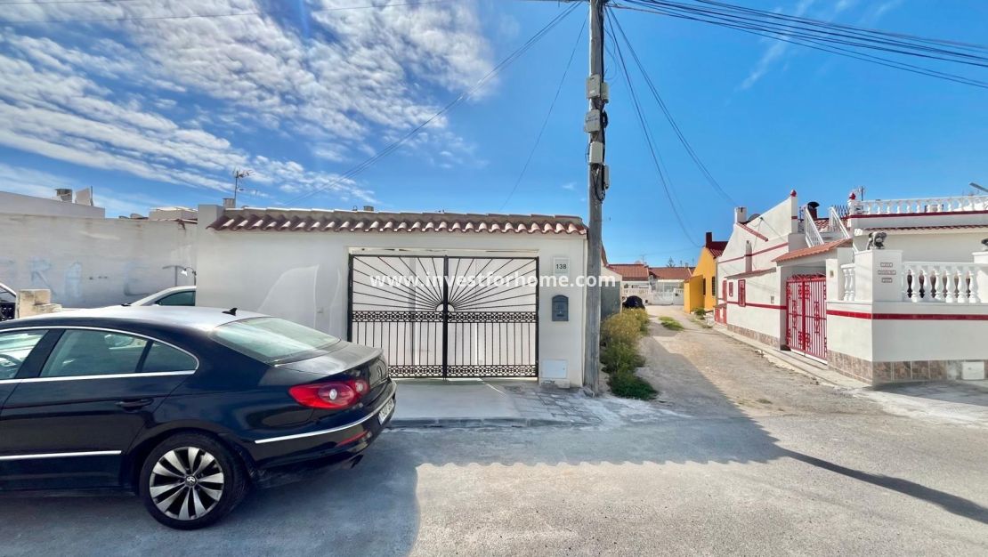 Sale - Bungalow - Torrevieja - La Siesta - El Salado - Torreta