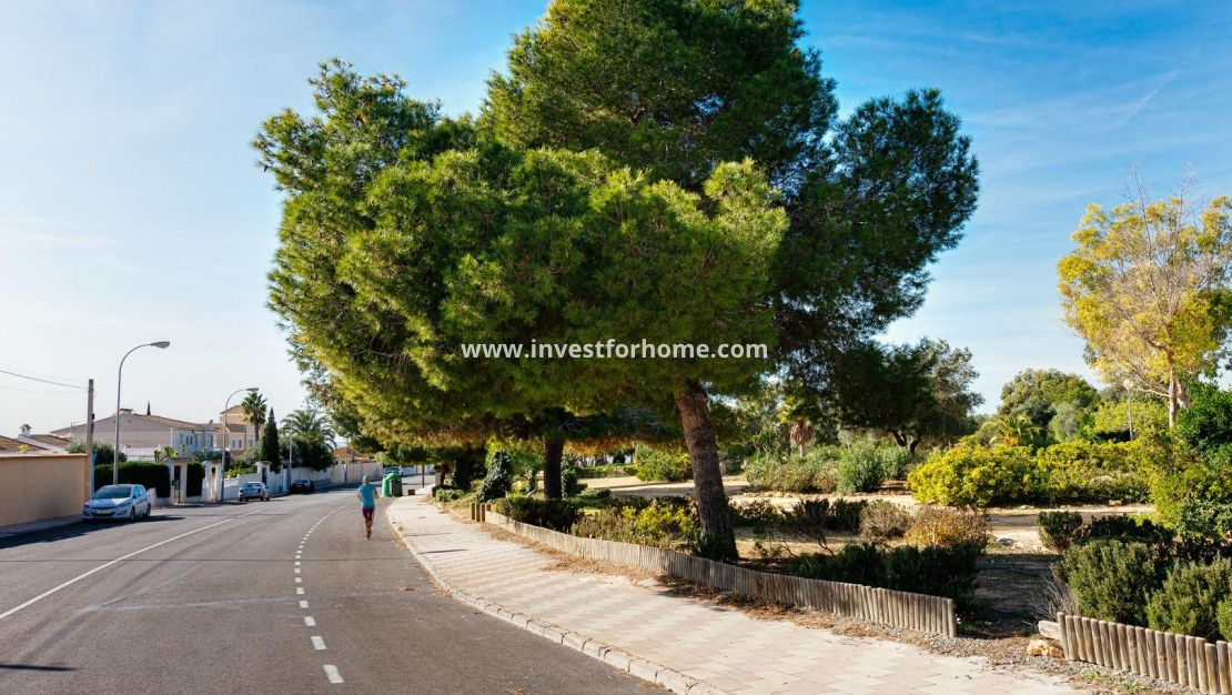 Sale - Bungalow - Torrevieja - La Siesta - El Salado - Torreta